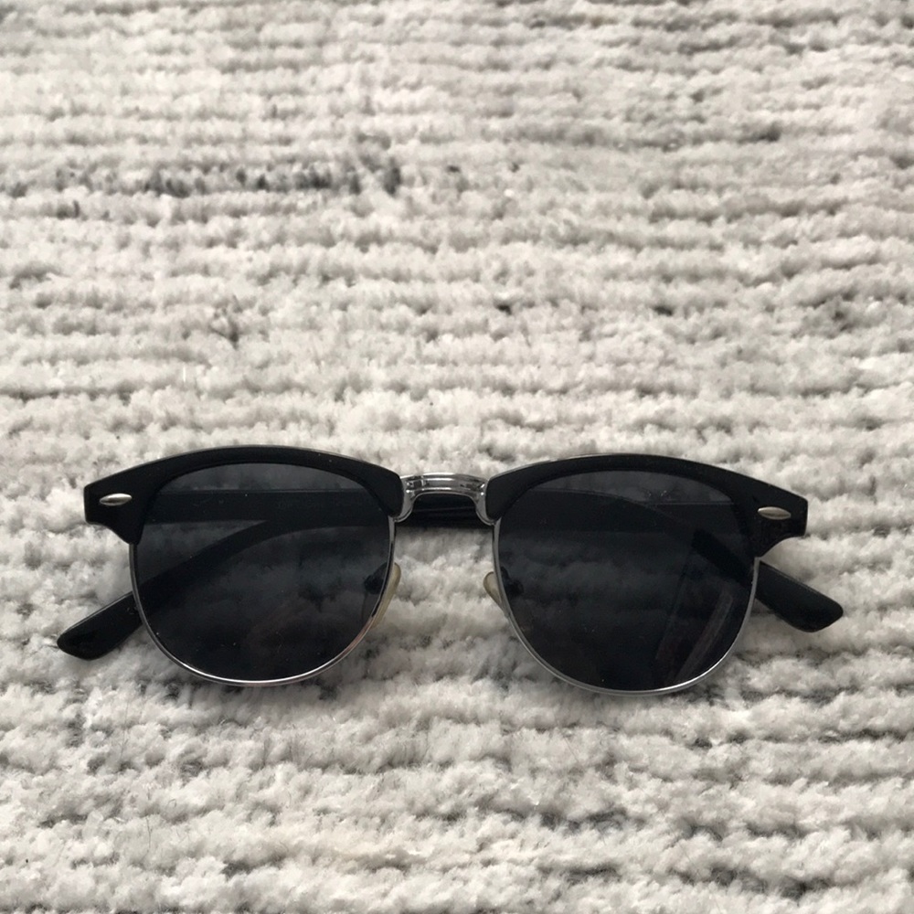 Black sunglasses